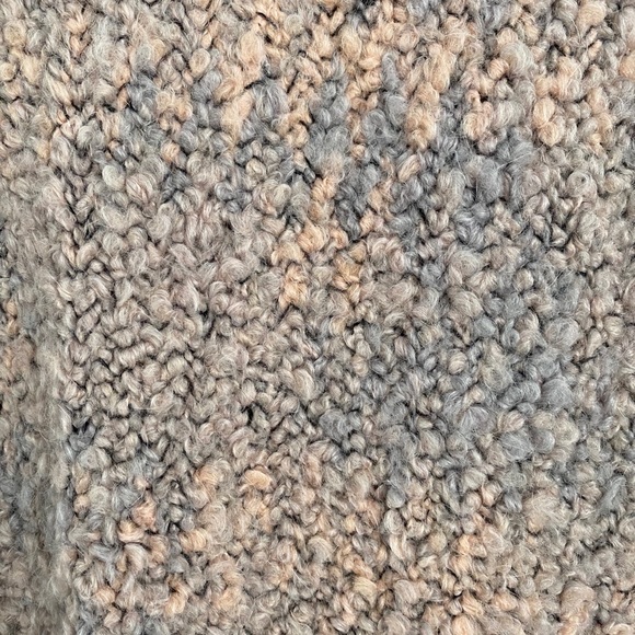 Long cardigan with pockets and one button closure - Picture 6 of 6